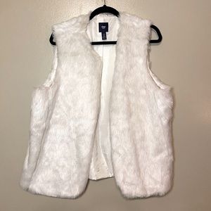 Women’s Gap White Faux Fur Vest XL